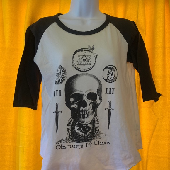 Urban Outfitters Truly Madly Deeply Skull Baseball Tee 3/4 Sleeves. Small. - Picture 3 of 6